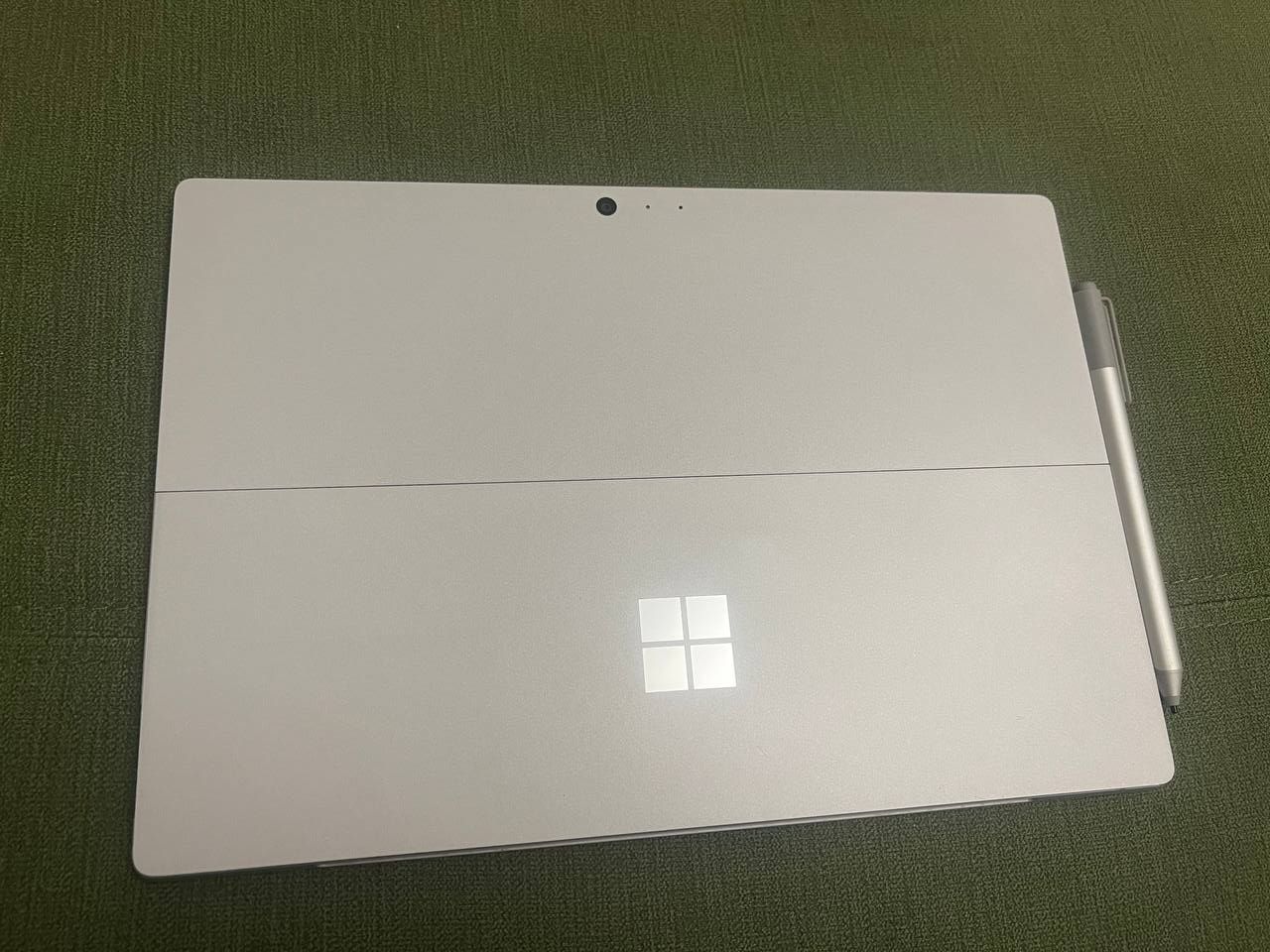 Microsoft Surface Pro 5 - планшет на Windows 10, intel i5 8gb ram 256