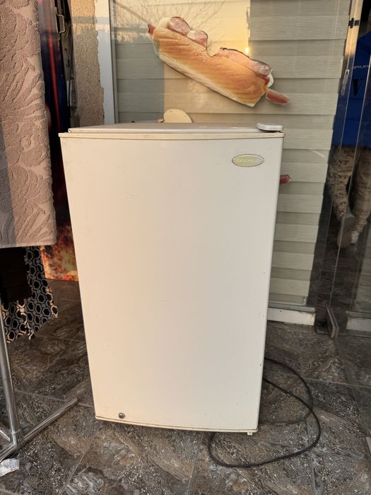 Холодилник мини xoldilnik