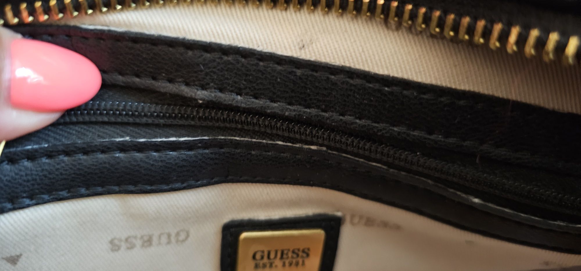 Чанта Guess С протмоненце