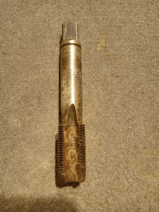 Метчик М 22х1.5 мм.