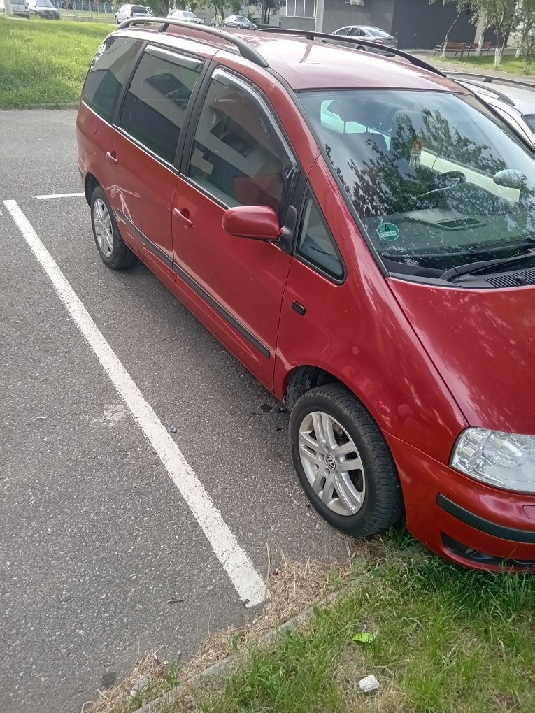 Vând vw sharan 1.9 tdi 2004