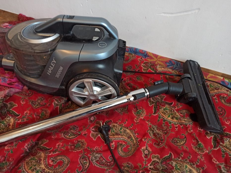 Продам рабочий пылесос