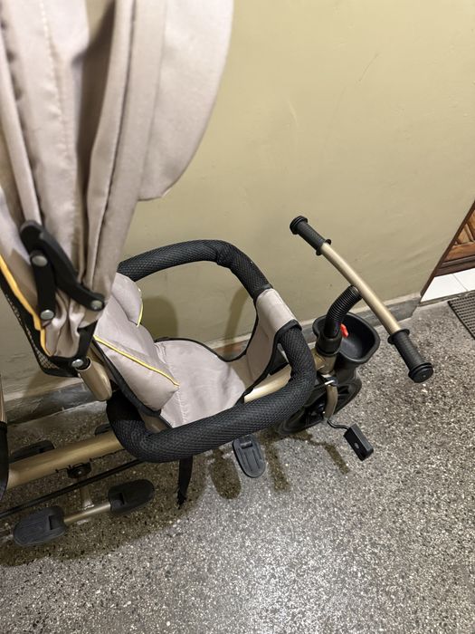 Триколка за близнаци