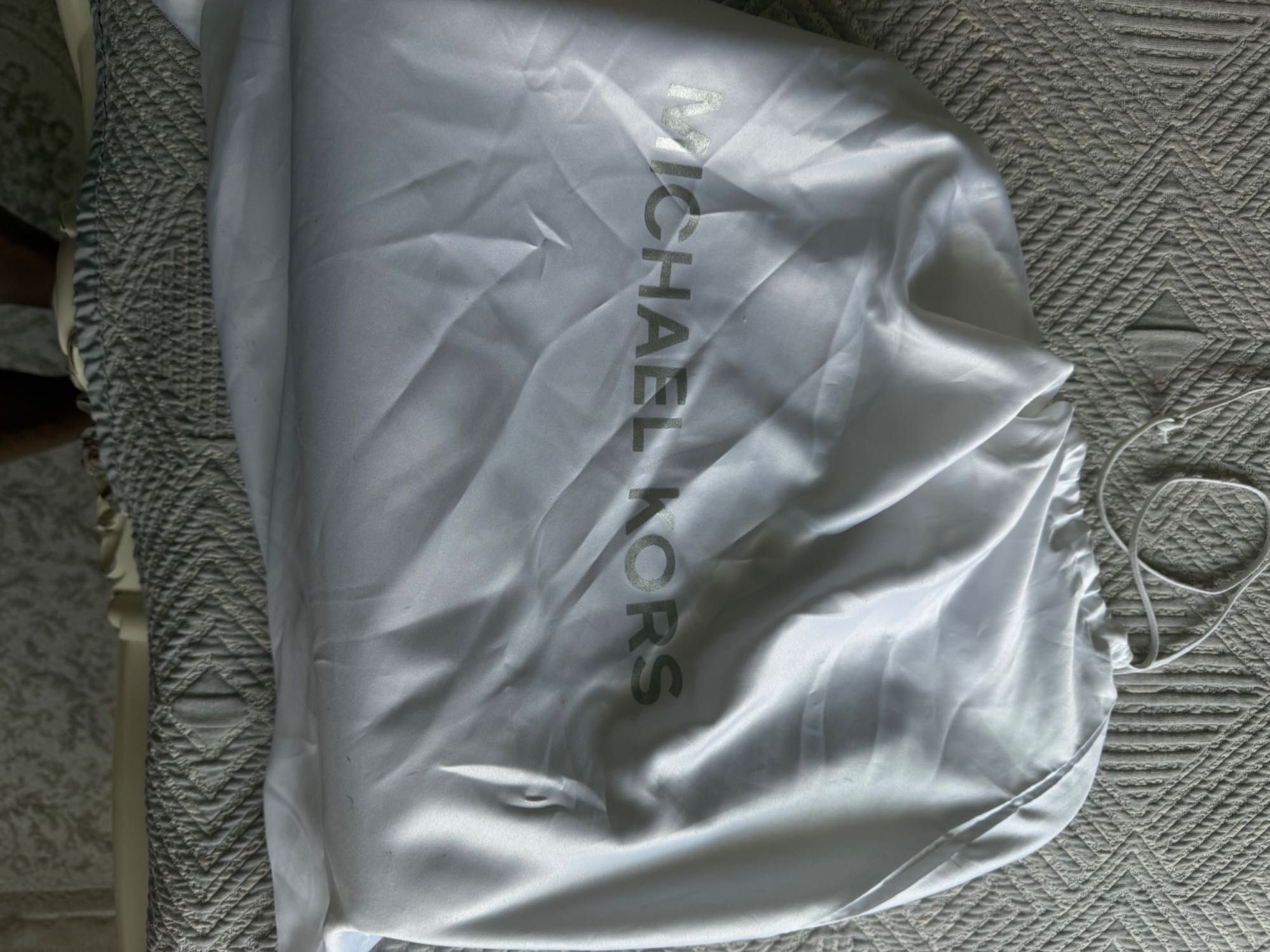 Geantă Michael Kors impecabilă  , 100% originală .