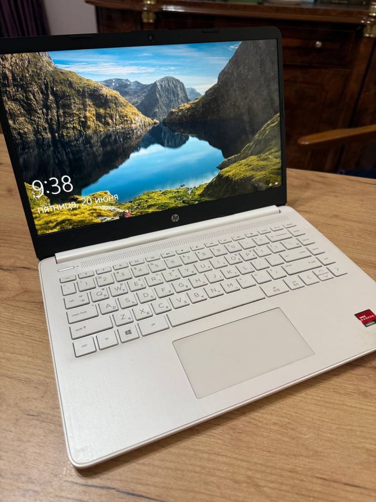Hp новтбук Ryzen3 12/256