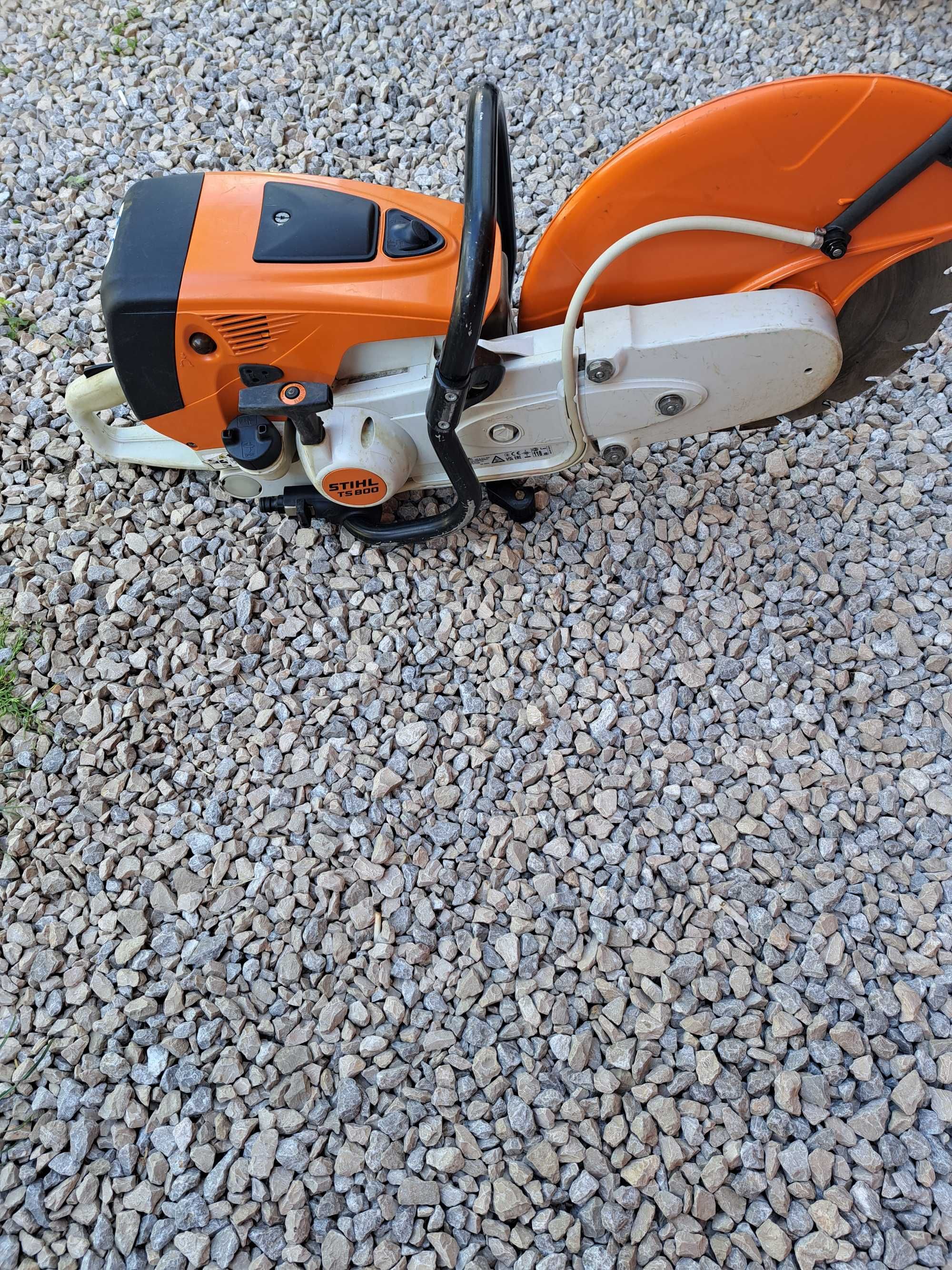 Stihl TS 800 - Мощен Бензинов ръчен фугорез 6.8 к.с - ф400 със количка
