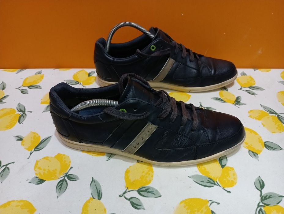 Hugo Boss кожени N 44 - 32 лв