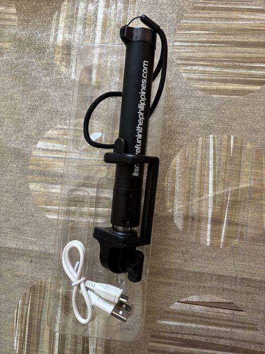 Нов селфи стик с бутон за снимане и зарядно