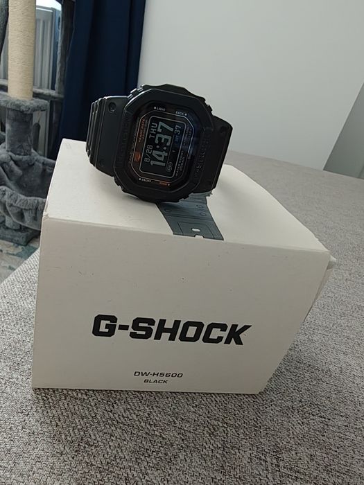 Vând/schimb Casio G-Shock DW-H5600-1ER în garanție