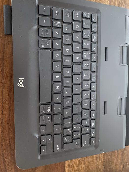 Ipad gen. 9, 64 GB + tastatura si husă