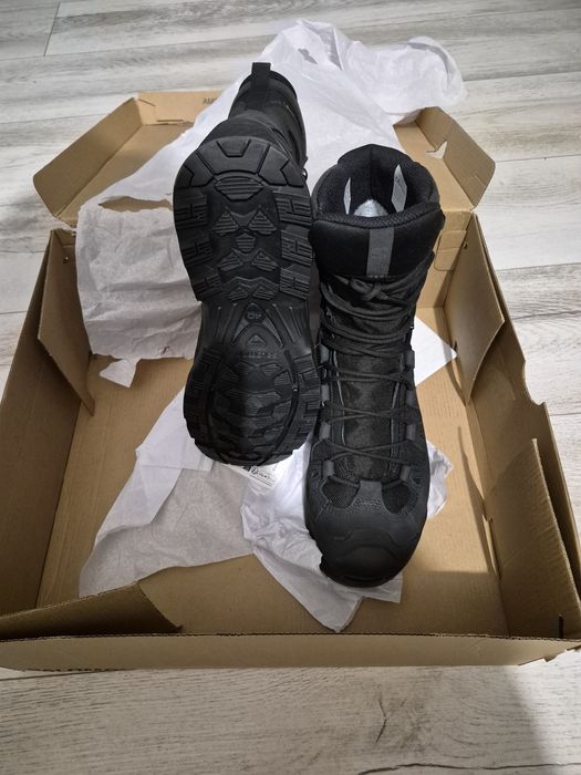 Bocanci tactici noi  mărimea 42 EU