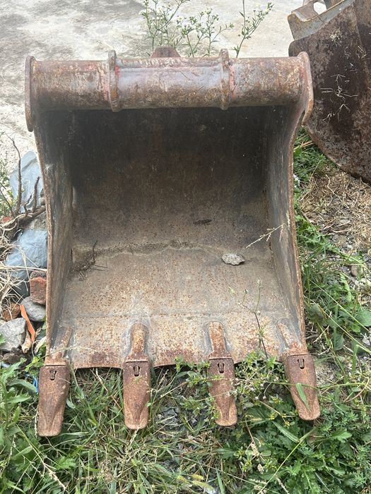 Vand 3 cupe 2 de 30 si una de 60