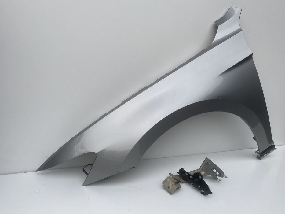 Aripa st fata vw Passat B8 cu toți suporti / cod de culoare LB7W