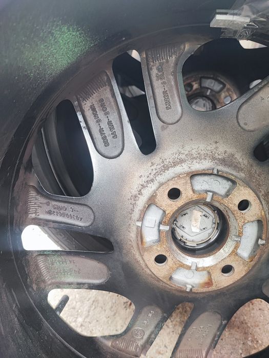 Vînd set roți aliaj pe 17' renault captur