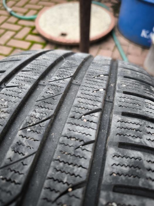 Anvelope iarna 225 50 r17