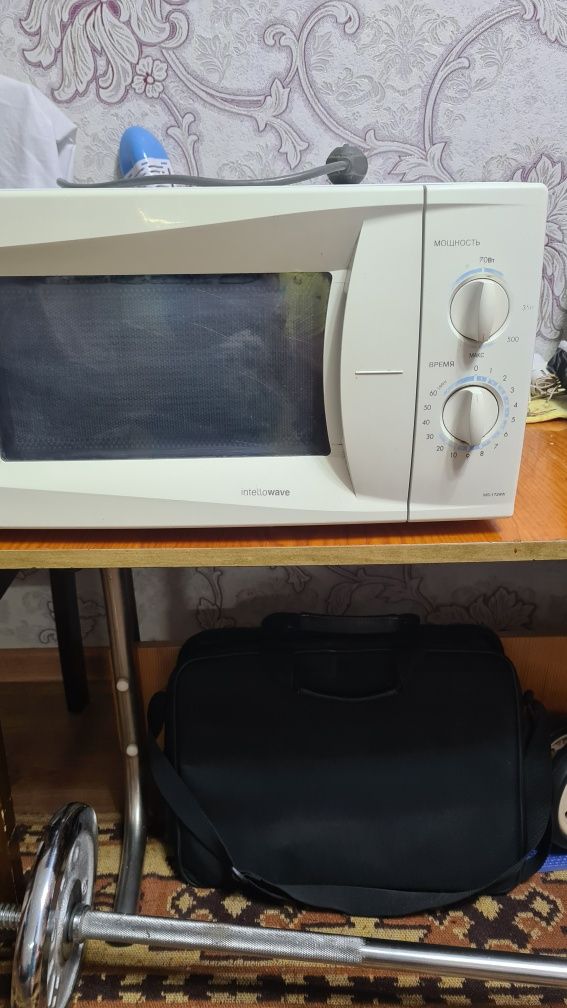 Продам микроволновку  LG  MS—1724