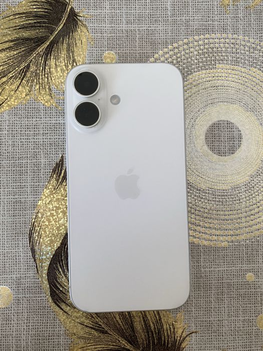 iPhone 16 в идеальном состояний
