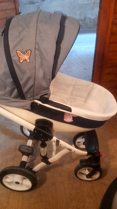 Бебешка количка с два коша