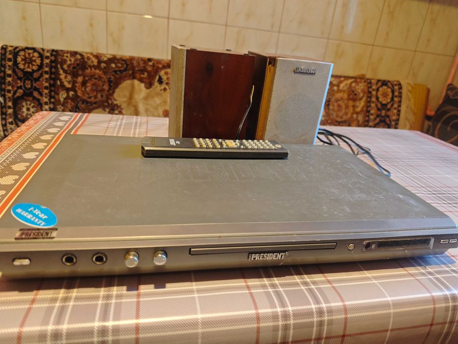 Vând dvd president in stare buna