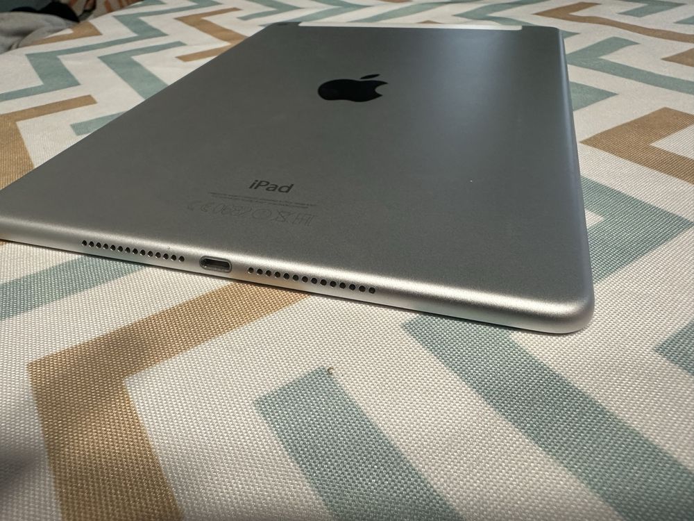 Ipad air 2  16 GB+ Celluar