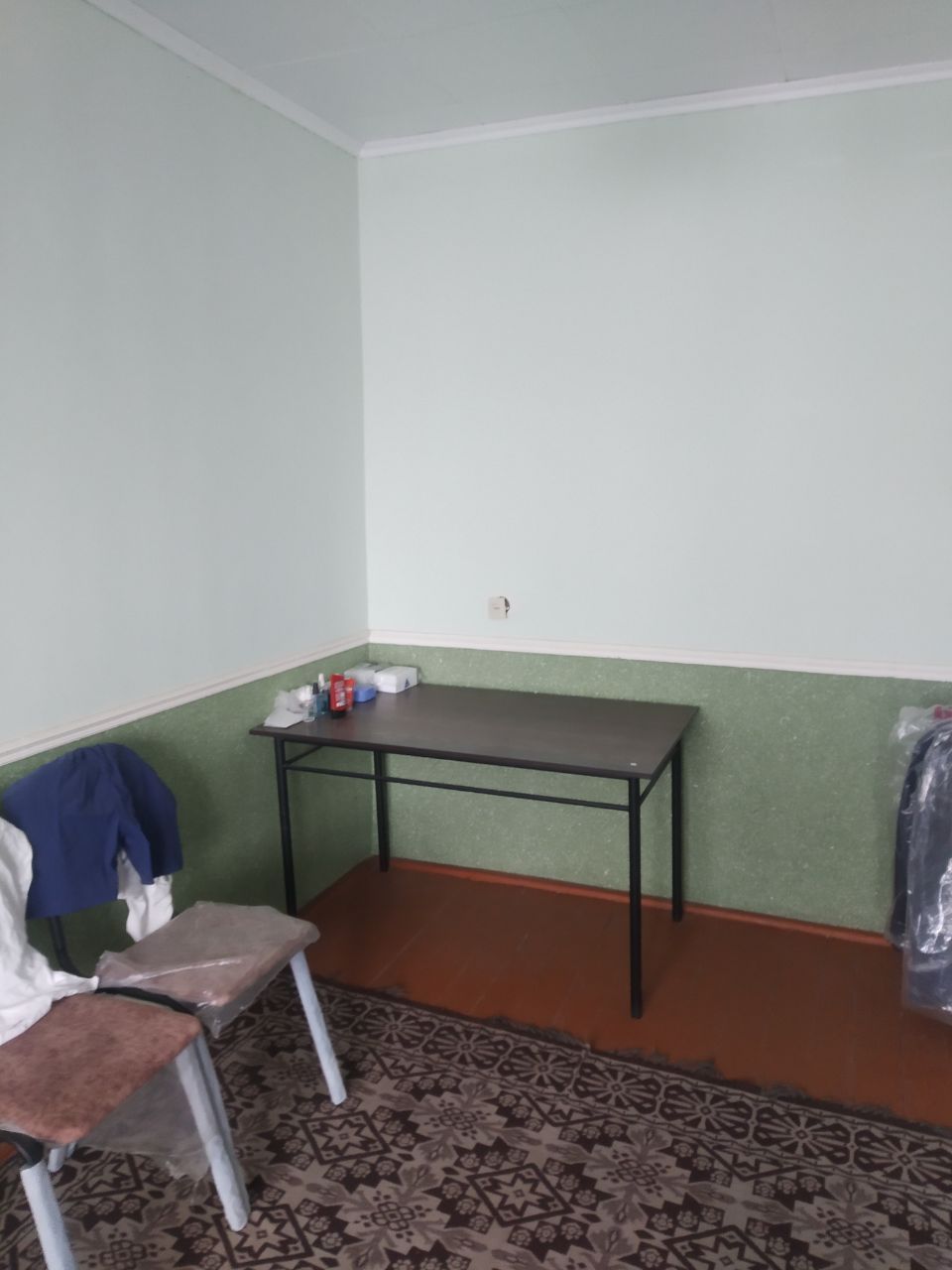 Продается квартира в городе Ангрен5/1.а трёх комнатная этаж 4 керпичн