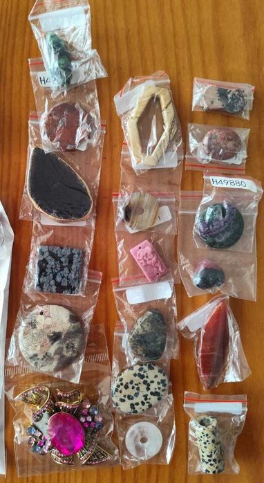 Брошки и висулки