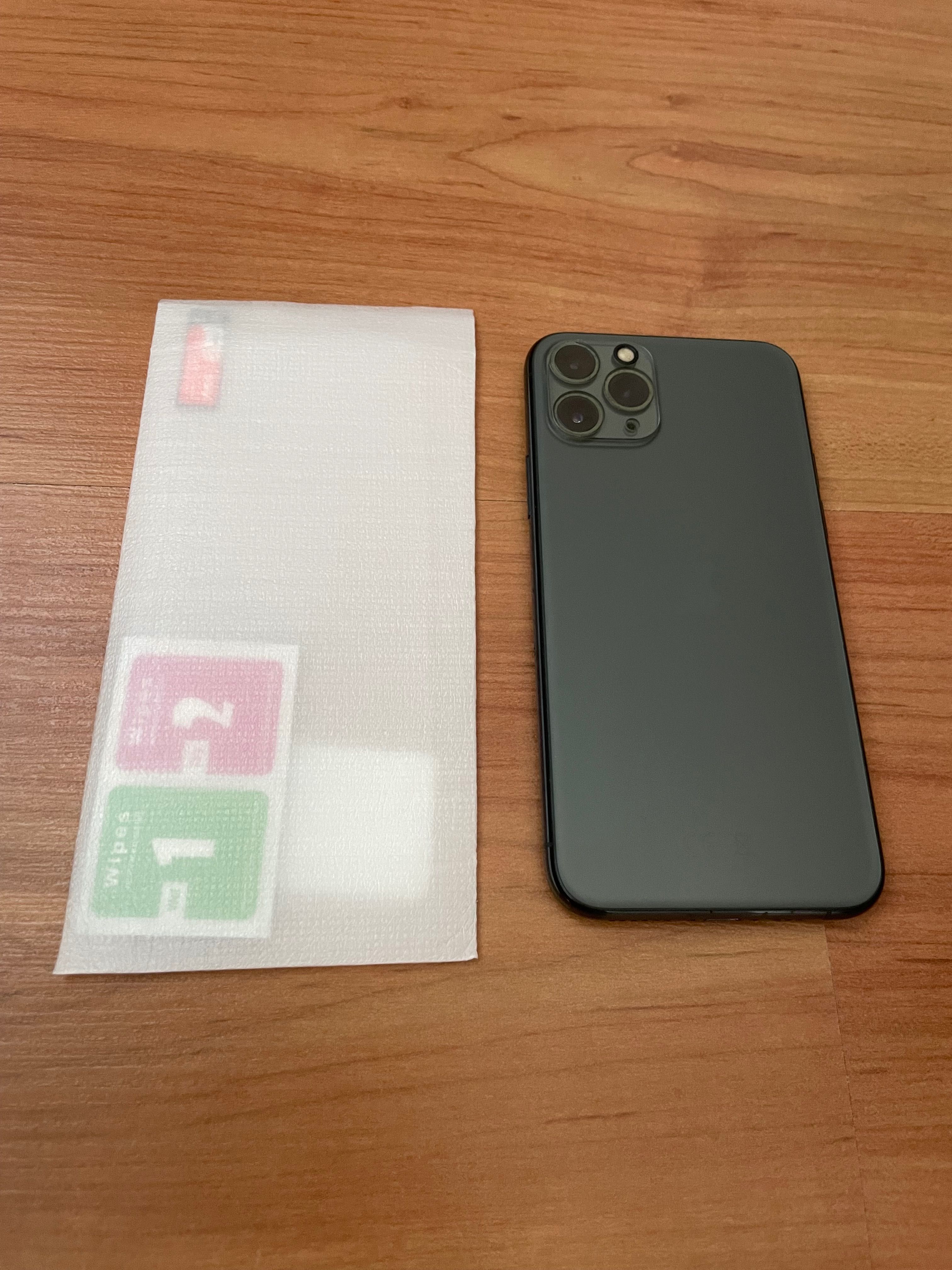 Iphone 11 pro + screen protector