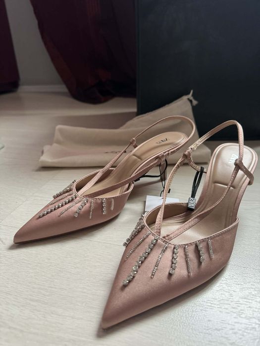 Нови обувки на ток Zara