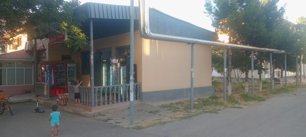 Uchastka yer sotiladi.Dom quruvchilarga.2 ta padezli dom qursa boladi
