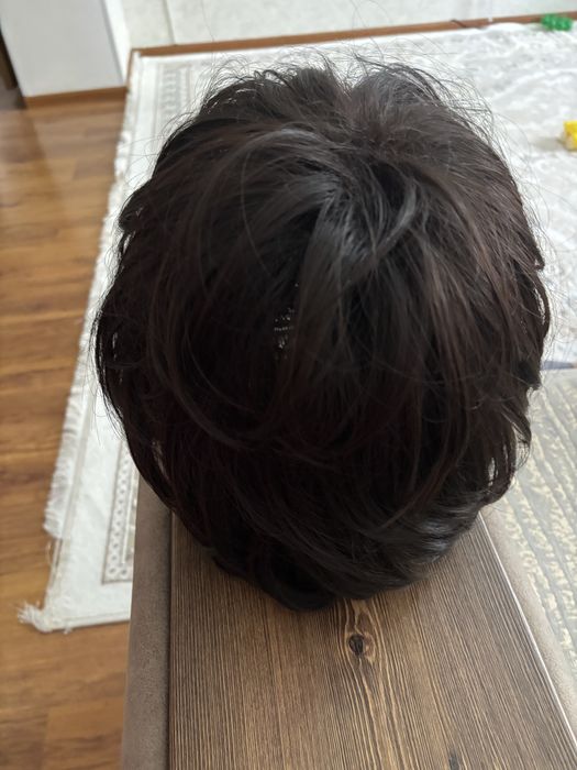 парик женский обсалютно новый  куплено магазине  цена договорная  сроч