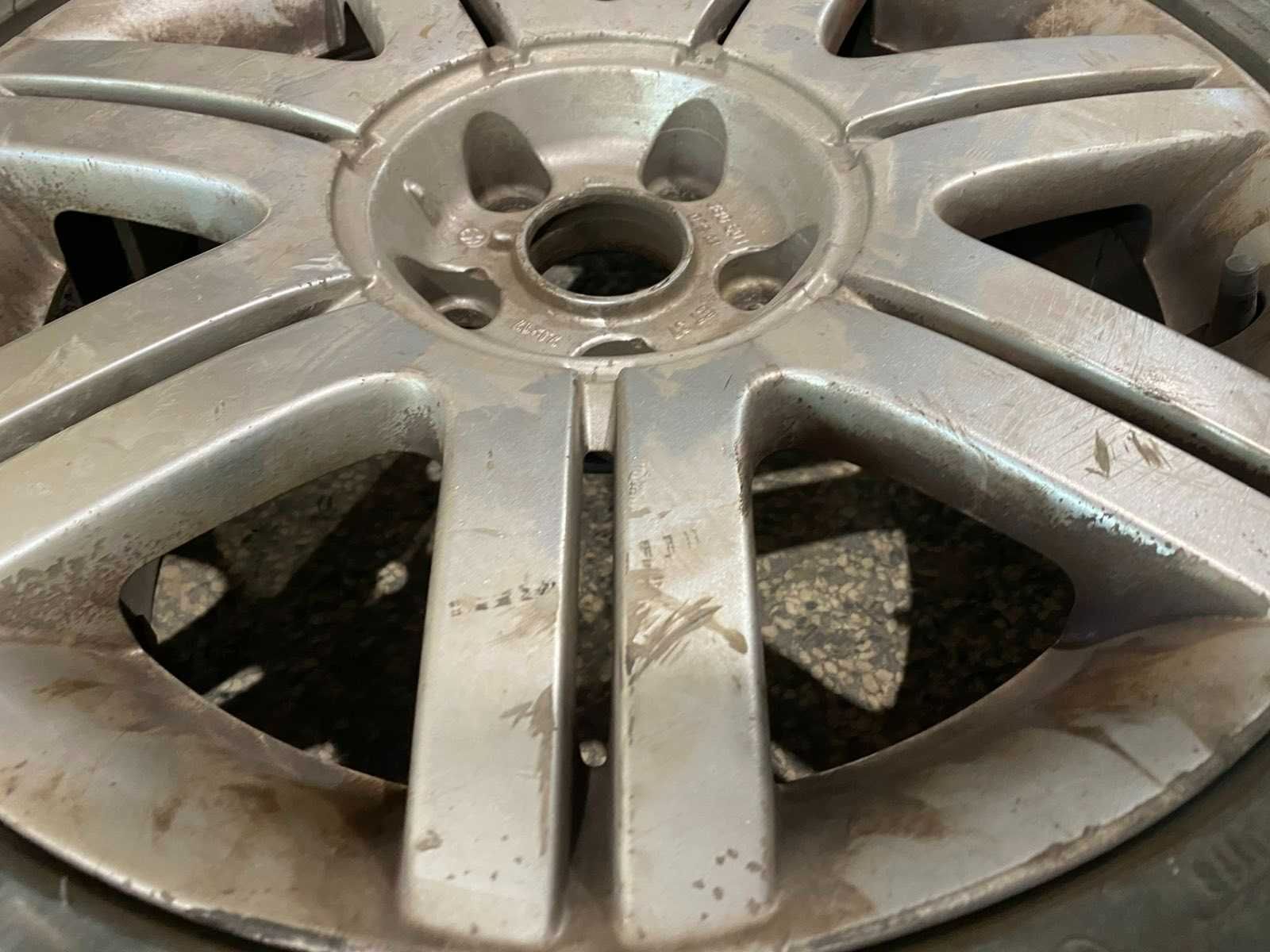 Продавам гуми с джанти за VW Passat 17 цола