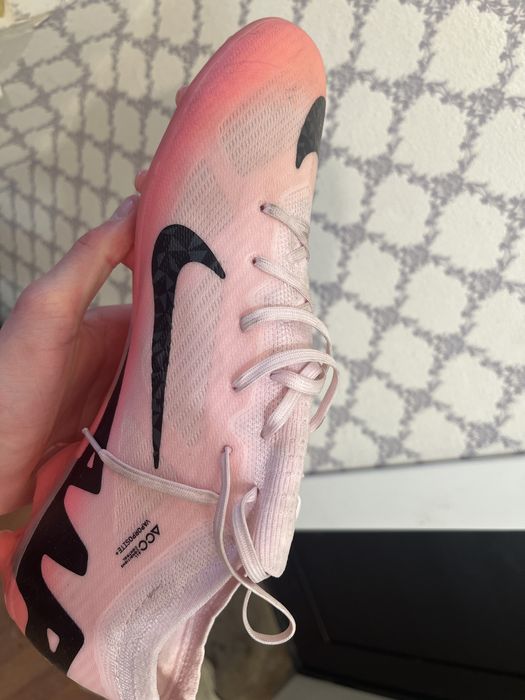 Продам бутцы в идельном состояние