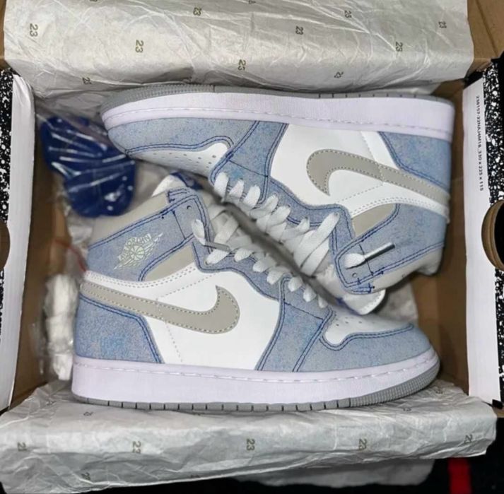 Jordan 1 hyper royal