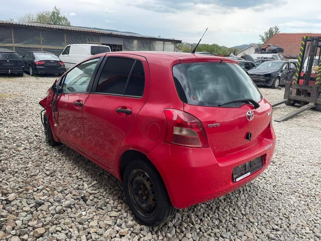 Toyota yaris 1.3vvti НА ЧАСТИ