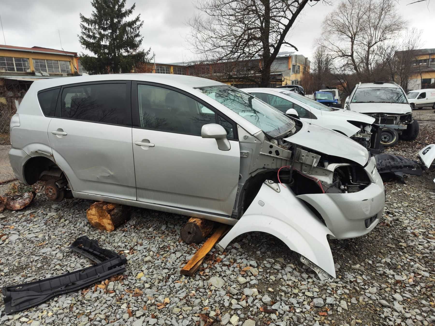 Toyota Corolla Verso 2.2 136кс на части тойота корола версо