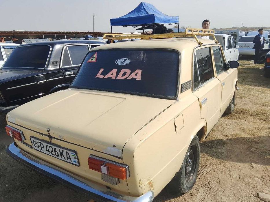 Vaz 2101 sotiladi 1978 yil gazda dakimentga ruhsati bor gaz srogi 2032