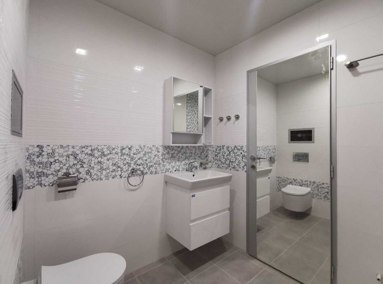 Продава се Тристаен апартамент в Русе, Алеи Възраждане - 103 кв.м за 1700 €/кв.м - Снимка #12