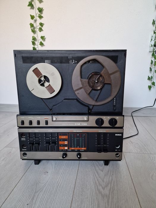 Magnetofon Tesla CM 130