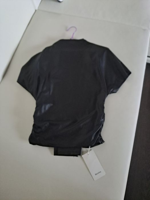 set pantaloni și bluza imitație piele noi