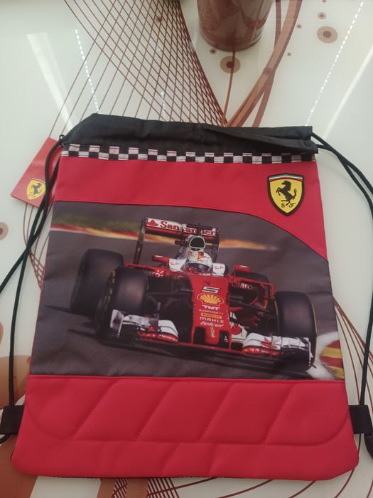 Спортен сак на Ferrari
