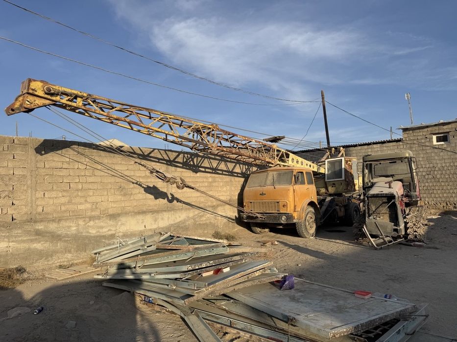 Avtokran 1986 yil . Tokda ham ishlaydi