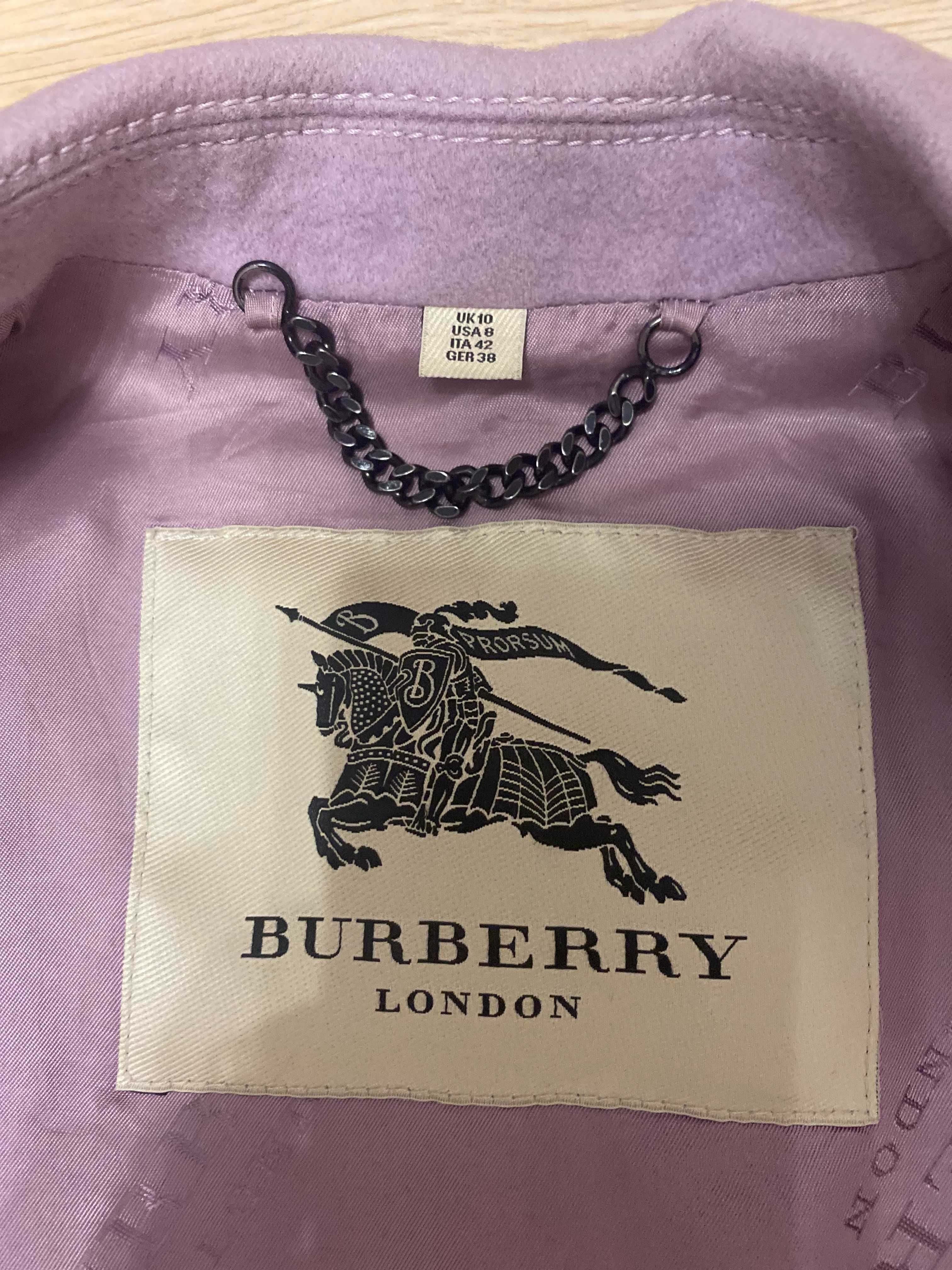Продам пальто Burberry ( Италия) нежного цвета размер 42-44