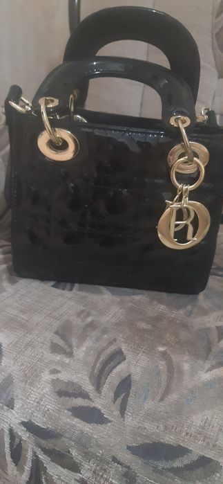 Продам сумку диор