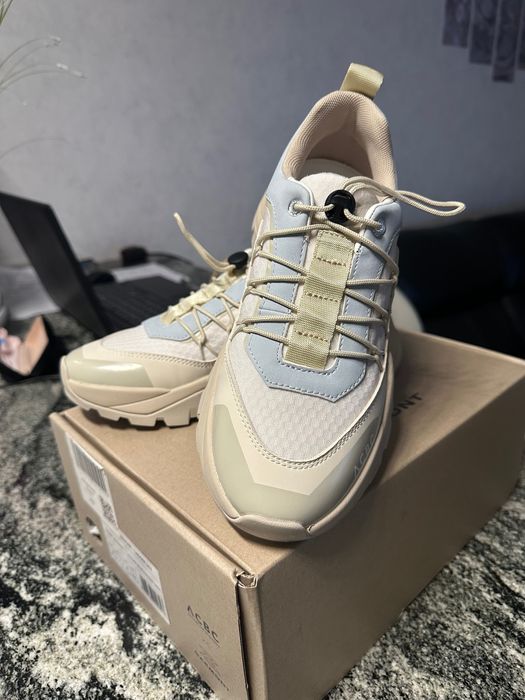 Сникарси Garmont