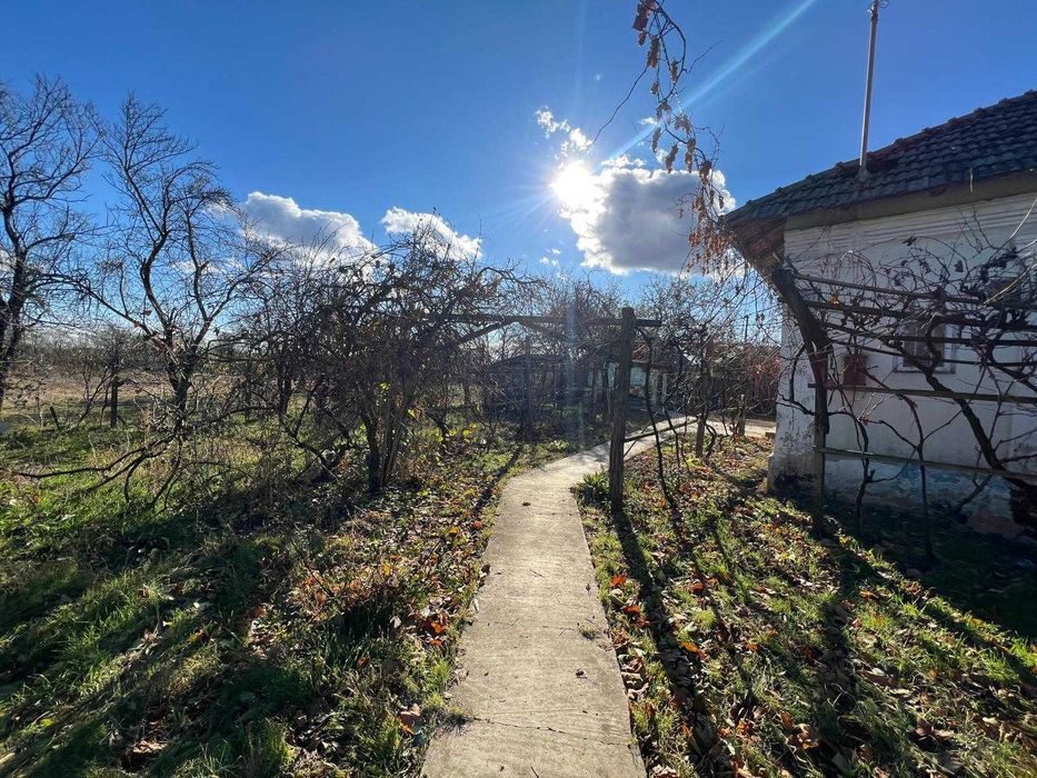 Vand casa sat Puturi
