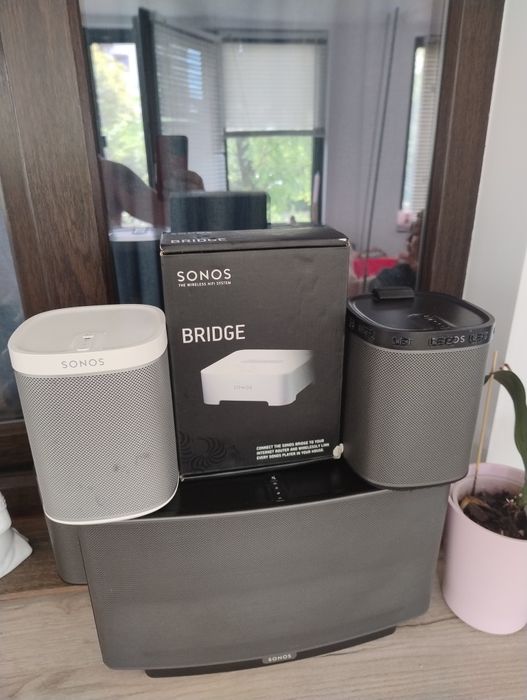 Vând boxe sonos perfect funcționale doua boxe Smart speaker si una S1
