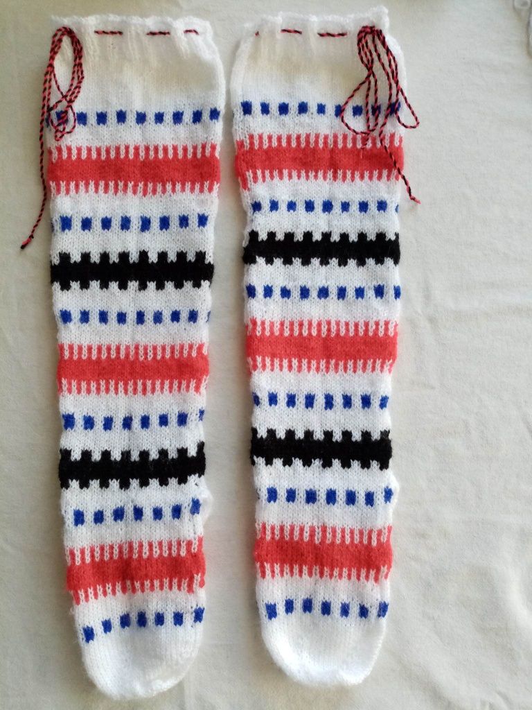 Плетени чорапи за народна носия