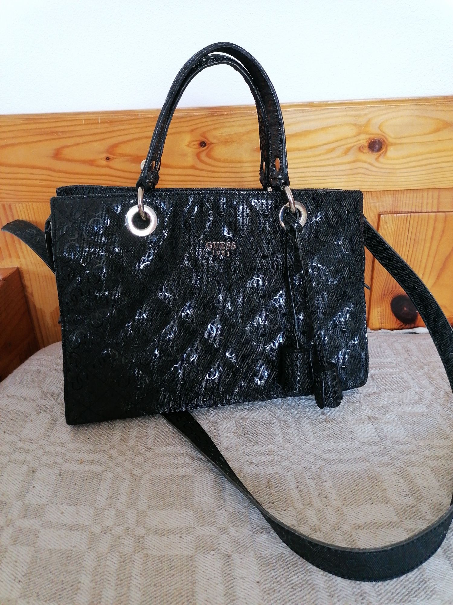 Оригинални чанти Guess, Longchamp, Liebeskin Berlin