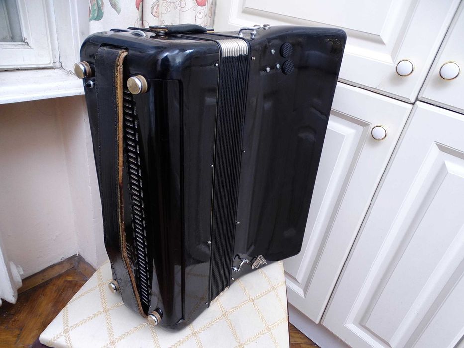 Италиански акордеон CONCORDIA Italia - 120 баса