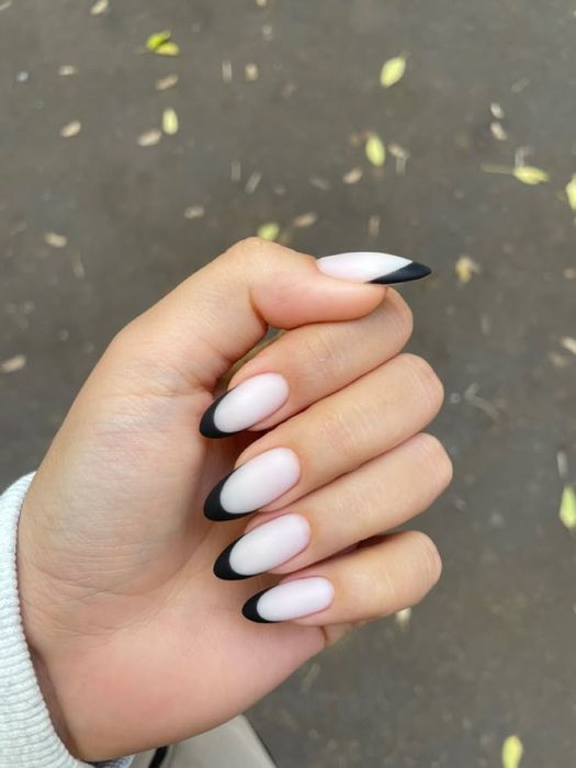 Делаю маникюр и педикюр